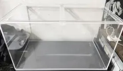 アクリル水槽4mmクリア、底板白、w900.d450.h200. アクリル水槽4mmクリア、底板白、w900.d450.h200. - メルカリ