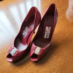 大幅値下半額14万購入Ferragamo24センチパンプス三回使用比較的綺麗