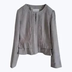 ナチュラルビューティー ノーカラージャケット グレージュ 上品プリーツ きれいめ