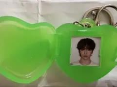 Item thumbnail for item adb595ee-afb1-40d2-87cc-8a2f81720177