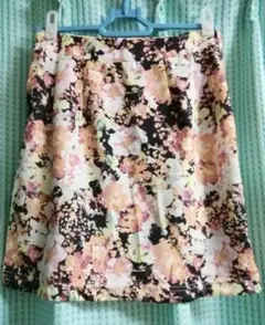 新品エモダ花柄スカート