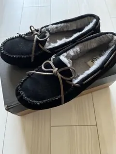 【美品】 UGG ブラック OLSEN オルセンのサムネイル