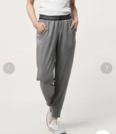 【新品】アンダーアーマー　トレーニングパンツ　グレー