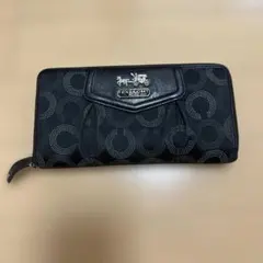 COACH ブラック ロゴ入り 長財布