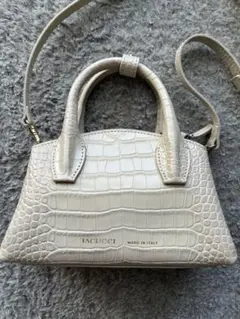 中古　IACUCCI クロコダイル風ショルダーバッグ　オフ白のサムネイル