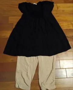 お値下げ◆黒のチュニックとベージュパンツセット売り