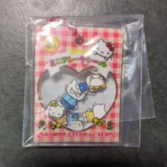 サンリオ　シャカシャカフレークシール風チャーム　ハローキティ