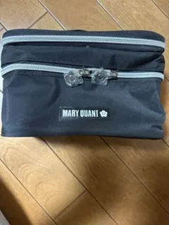 MARY QUANT ブラックポーチ　バニティ