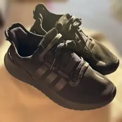 adidas ブラック スニーカー 26cm