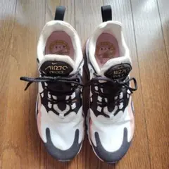 Nike Air Max 270 React スニーカーのサムネイル