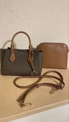 MICHAEL KORS ブラウンショルダーバッグ