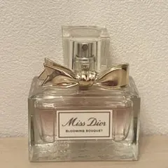 DIOR ディオール　ブルーミングブーケ　オードゥトワレ　30ml