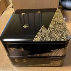 【ほぼ新品】輪島塗 漆器 重箱 二段 黒 金色蝶模様