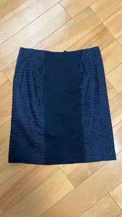 （SALE）UNTITLED タイトスカート サイズ2