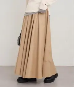 チンツ加工光沢ボリュームスカート