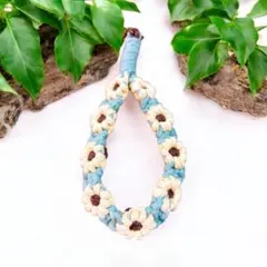 マクラメ編みのハンドストラップ　スマホ