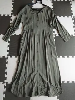 ウエストピンタックマキシワンピース