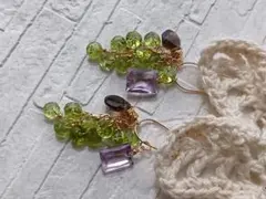 666　宝石質ピンクアメジストとペリドットのチャーム