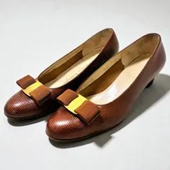 フェラガモ ヴァラ パンプス ローヒール 型押し ブラウン 5.5Cサイズ