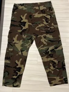 迷彩カーゴパンツ