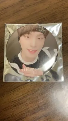 SEVENTEEN ヘンガレ缶バッジ　ディノ