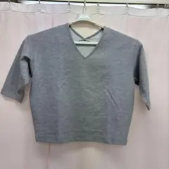 ユニクロ　プルオーバー　グレーMサイズ