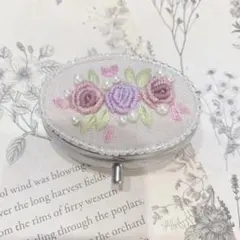 ローズ　小物入れ　ハンドメイド　手刺繍　①