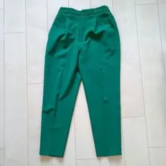 GU ストレッチテーパードパンツ