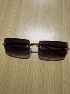 ダークパープルレンズ スクエア型サングラス