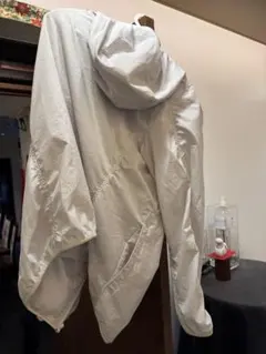 ナイロンジャケットフード付きグレー