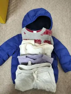 ベビー服セット（ジャケット・セーター・パンツなど）