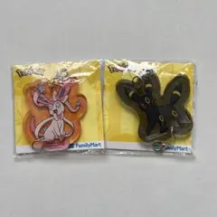 ポケモン ニンフィア　ブラッキー アクリルキーホルダー　ファミマ