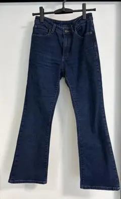 GU ミドルライズフレアジーンズ