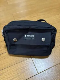 AVALON HUCKLEBERRY ブラックショルダーバッグ