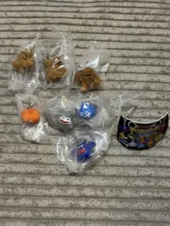【新品】ドラゴンクエスト めじるしチャーム フィギュアコレクション　 7点セット