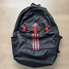 adidas バックパック 黒 赤 3本ストライプ