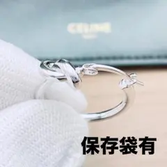 2026年最新】celine セリーヌ ノットピアスの人気アイテム - メルカリ