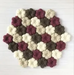 【ハンドメイド】花モチーフの座布団　円座　手編み　マット　かぎ針　毛糸　フラワー