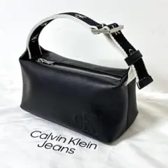 美品 カルバンクライン ショルダーバッグ コンパクト 斜め掛け 黒