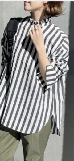 Spick and Span フリルカラーストライプシャツ