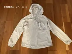 ユニクロ　ポケッタブルパーカー　M レディース ライトグレー