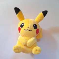 《美品》 ポケモンセンター ピカチュウ ぬいぐるみ ピン付き