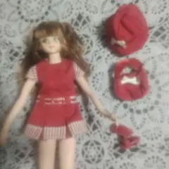 専用です。ジェニーちゃん　赤いドレスと帽子バッグ靴付きの人形本体