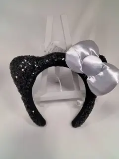 キティちゃん　黒い猫耳カチューシャ 銀色リボン付き