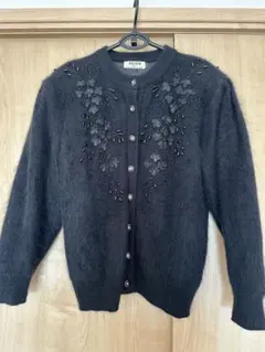 刺繍付きブラックカーディガン