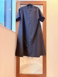 美品【MARGARET HOWELL】フレンチスリーブ スタンドカラーワンピース