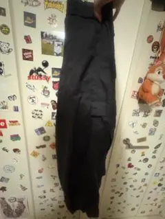 ブラック カーゴパンツ