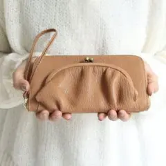 極美品　ebagosヌメゴート 口金ファスナー長財布 BEIGE エバゴスのサムネイル