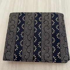 保管品 甲州印伝 印伝革 二つ折り財布 爪唐草 日本製 ネイビー