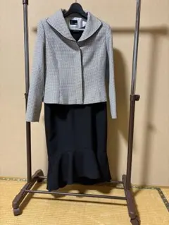 チェック柄ジャケットとフレアスカートのセット11AR